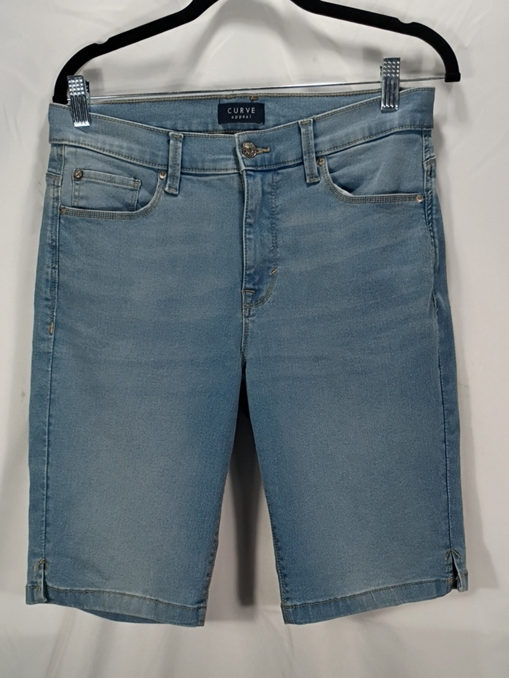 EUC Curve Appeal Light Blue Denim Bermuda Womens Shorts Size 8/29 Summer